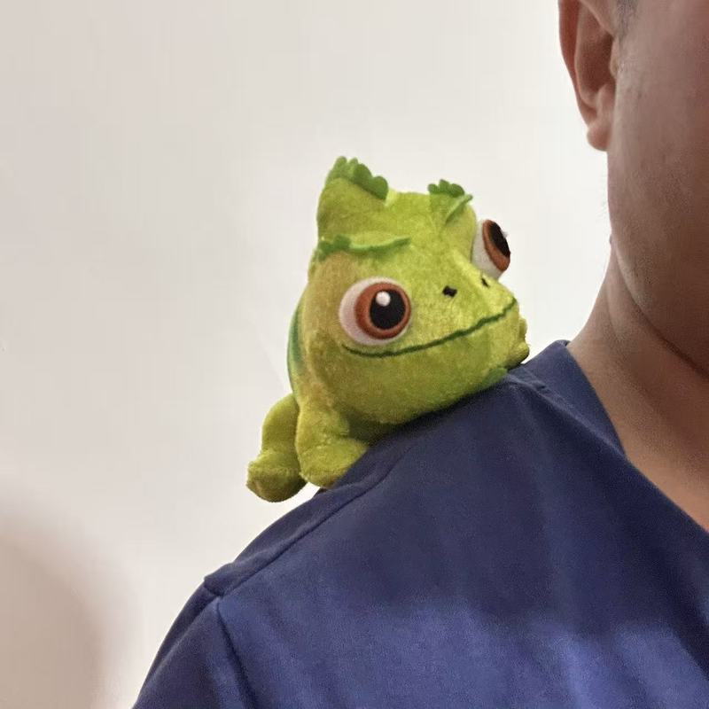 Cartoon Tangled Pascal Shoulder Plush Toy With Chameleon Ocean Pig Stitch Sitting Shoulder Magnet Children Ornament Xmas Gifts