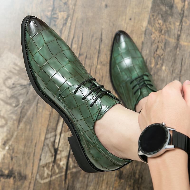 

Leather shoes men s stone pattern business dress men s casual large size shoes men s British groom Brock wedding shoes 48 зелёный