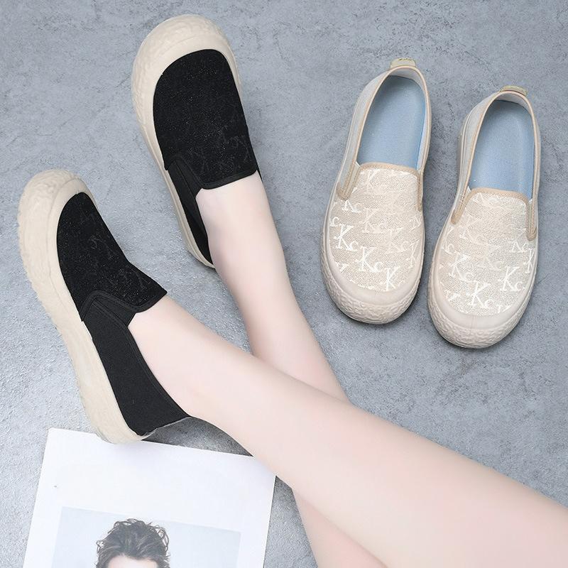 The New Women's Single Shoes Are Breathable and Versatile, with Thick Soles That Are Fashionable and Versatile