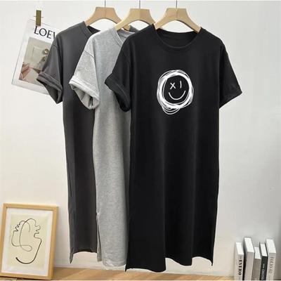 Nuova Versatile T-shirt Dress Estiva a Maniche Corte Larga Stile Coreano Stampa Faccina Sorridente Stile Coreano Spacco Lunghezza Media