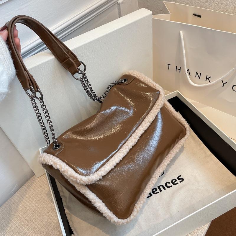 New Underarm Chain Women's Bag Fashion Trend Sense Mail Carrier Bag Shoulder Bag Fashionable Messenger Bag