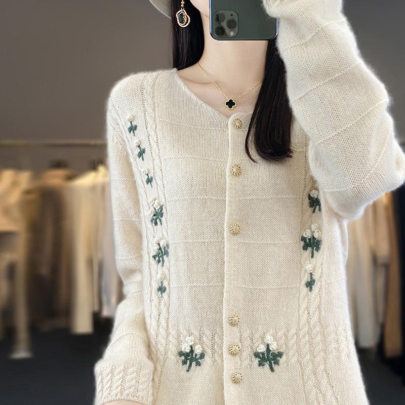 Hand-embroidered Round Neck Wool Cardigan for Women In Autumn and Winter Cashmere Knitted Top Three-dimensional Flower Temperament Versatile Jacket