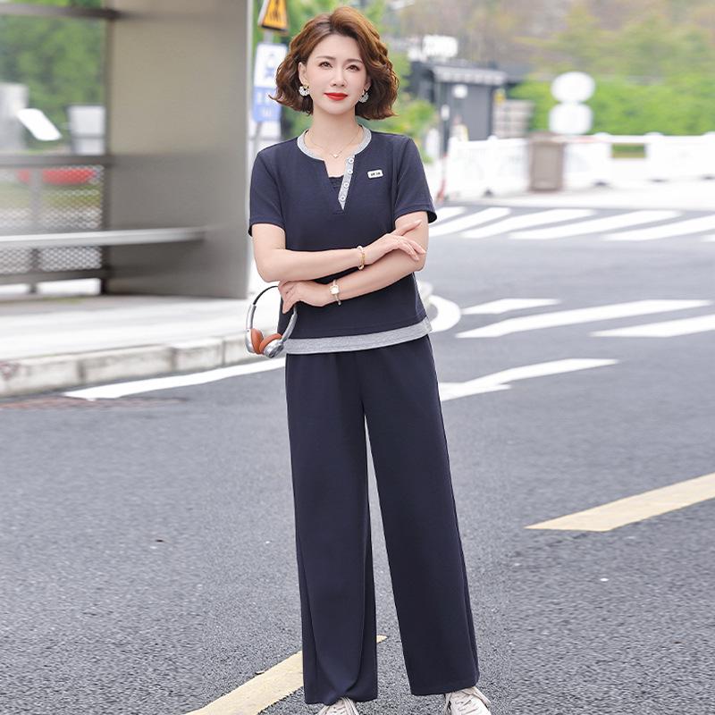 

Mom s 2026 Stylish Summer Sportswear Set: Short-Sleeve T-Shirt & Casual Two-Piece for Women 5XL темно-синього кольору