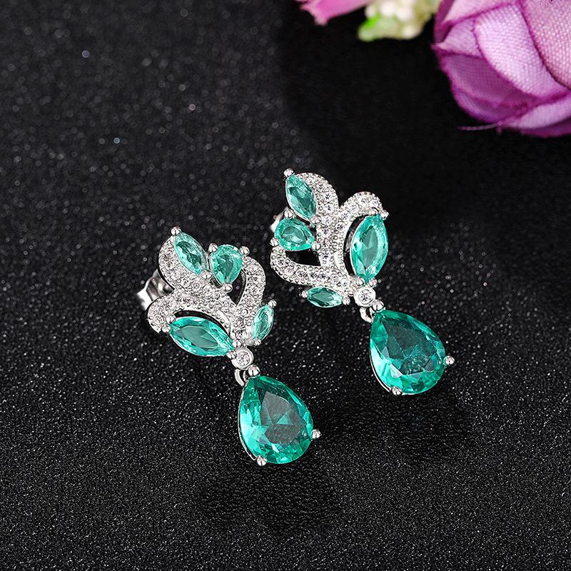 1 Pair, Fashionable, Inlaid with Synthetic Zircon, Fashionable and Exquisite Versatile Earrings.
