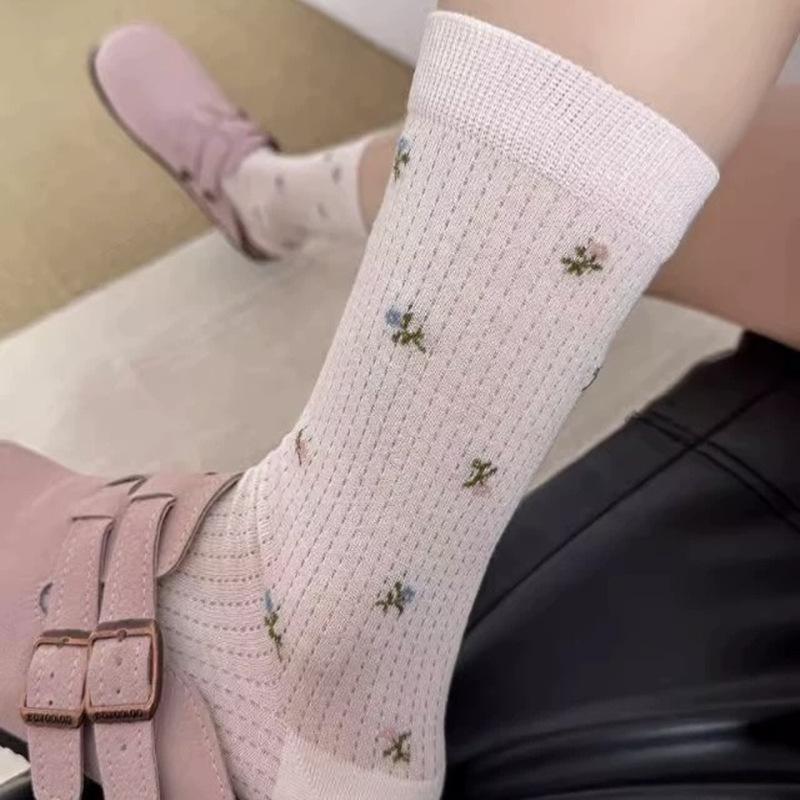 Women's Summer Thin Floral Ballet Style Mesh Breathable Boneless Mid Tube Stack Socks