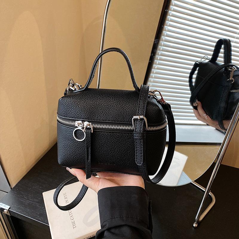 

Small bag women s niche versatile new fashion messenger bag casual portable box small square bag