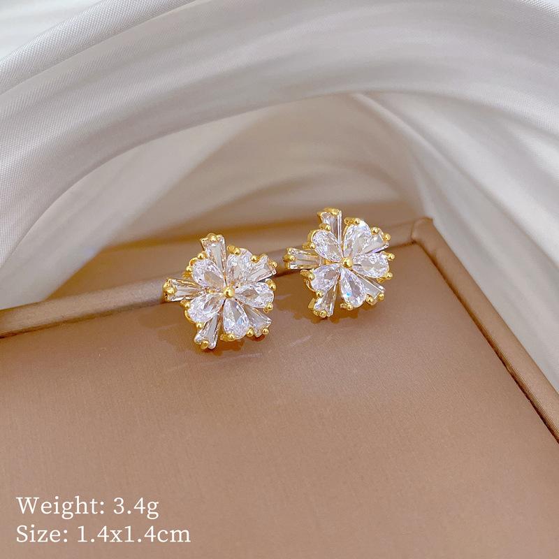 Double-Layer Flower Necklace, Earrings Set, Light Luxury Slightly Inlaid With Personalized Temperament, Banquet Earrings And Accessories Combination