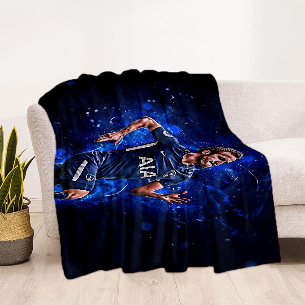 Football Player Action Blanket Ultra-Soft Great for Bedding Office Chair Chair All-Season Use Modern Style Ideal Gift For Birthday Valentine'S Day
