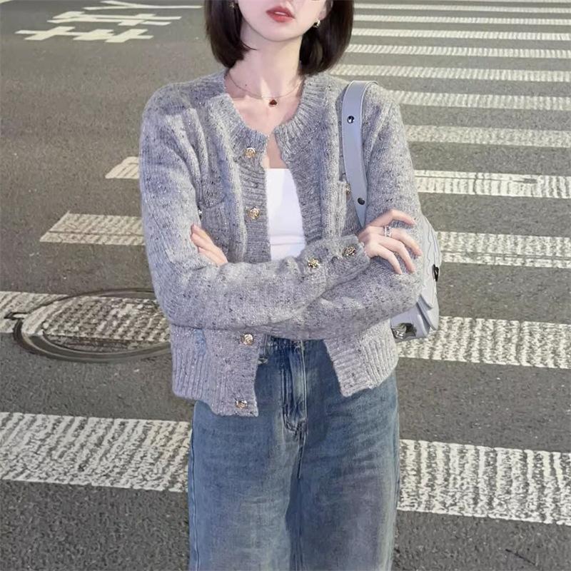 

2025 spring and autumn Korean simple soft waxy sweater jacket women s small fragrant temperament long-sleeved knitted cardigan top women one size fits all сірий колір