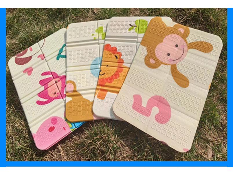 

Компактный складной коврик для пикника и кемпинга из XPE-пены – Влаго- и грязеотталкивающая подушка 38x28x0.6 cm