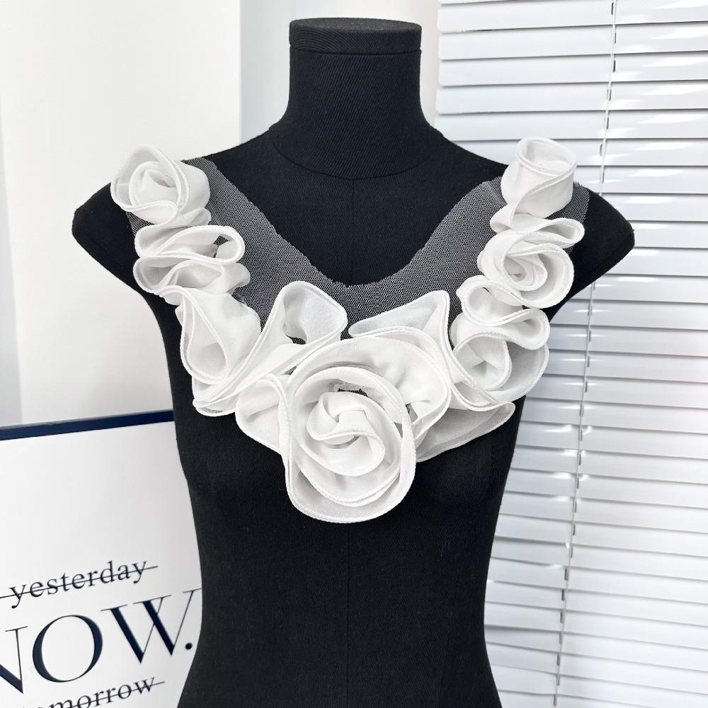 

New 3D Artificial Flower Patch DIY Removable Clothes Appliques Wedding Dress Sewing Chest Flower білий