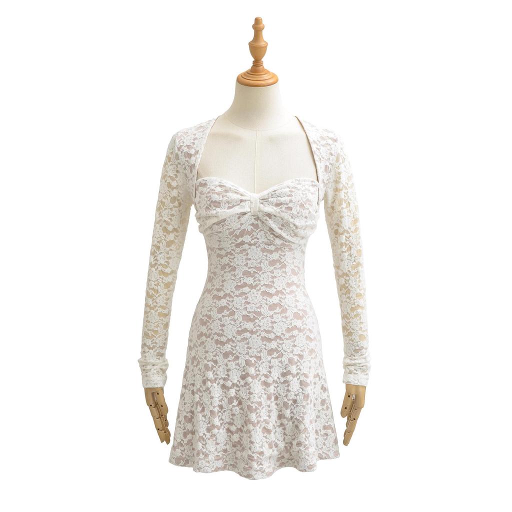 Elegantes, figurbetontes Spitzenkleid mit tiefem Ausschnitt und Brustpolstern für Damen – taillierte lange Ärmel, kurzer Rock für Herbst/Winter