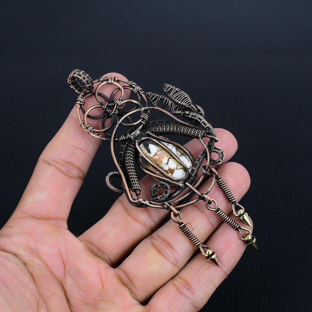 Wisiorek Dzikiego Konia Biżuteria z Kamieni Szlachetnych, Ręcznie Robiony Wisiorek Owinięty Drutem Miedzianym 999, Biżuteria o Najnowszym Wzornictwie