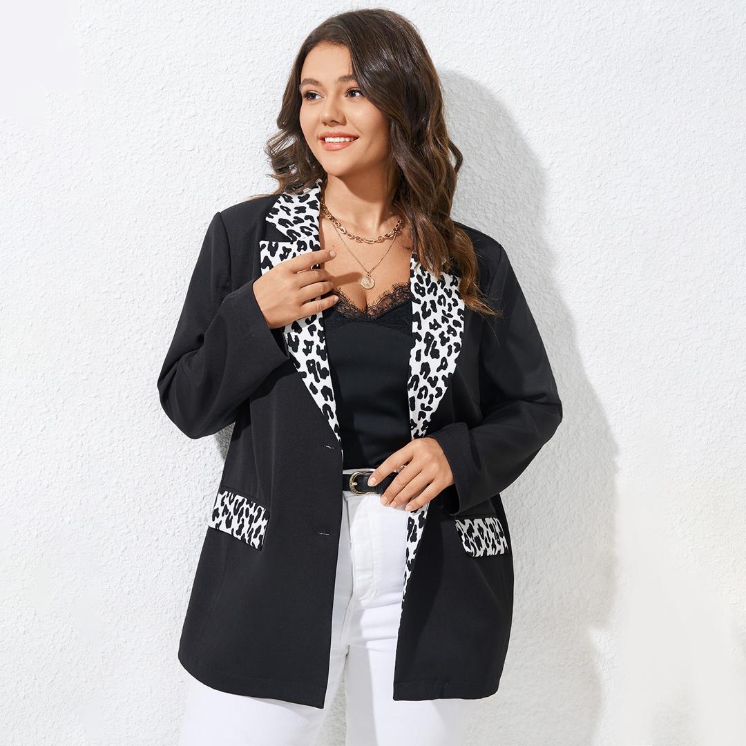 

Женский однобортный пиджак с леопардовым принтом в стиле пэчворк и карманом