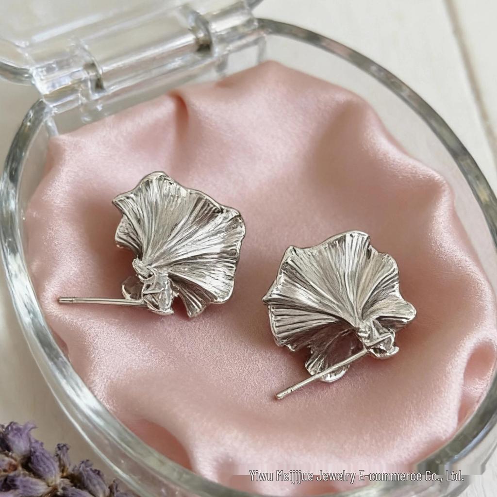 Fan-Shaped Ginkgo Leaf Pearl Tassel Earrings for Women - Light, Luxurious, High-End Statement Pieces
