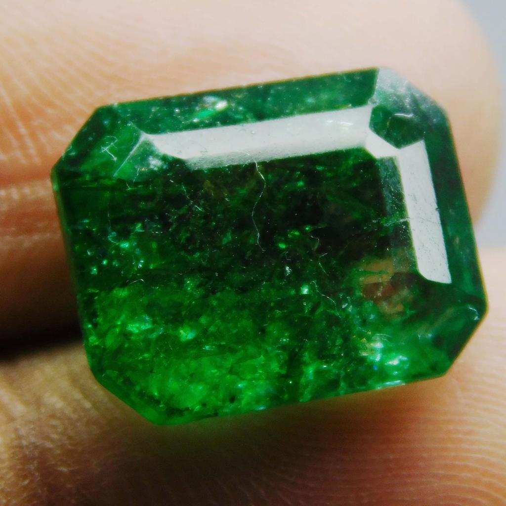 Emerald Green Colombian Emerald Cut 8 Carat Natural CERTIFIED Loose Gemstone A-3881b