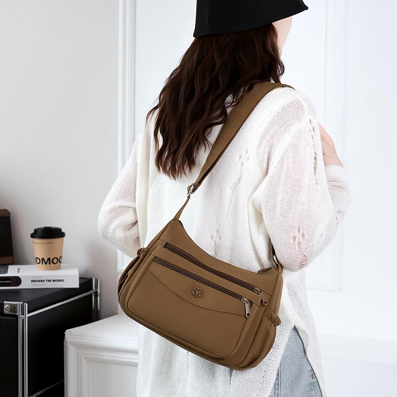 Lightweight Large Capacity Shoulder Bag Water-repellent Nylon Women's Crossbody Bag