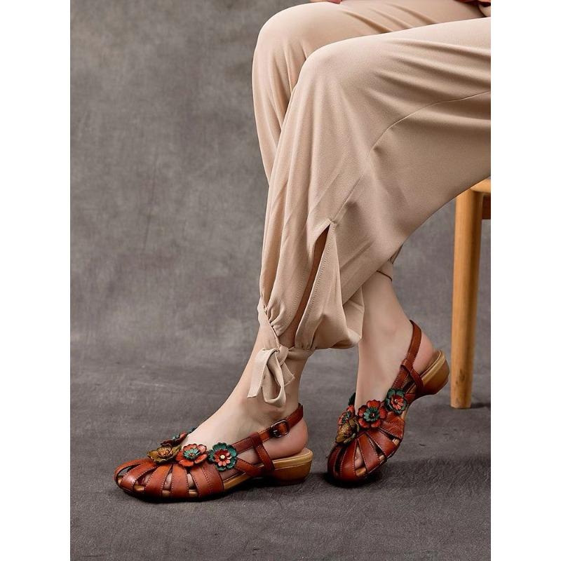 Mode 2024 Sommer Neue Leder Sandalen Frauen Niedrigen Ferse Baotou Blume Nationalen Wind Bequeme Sandalen Casual Schuhe