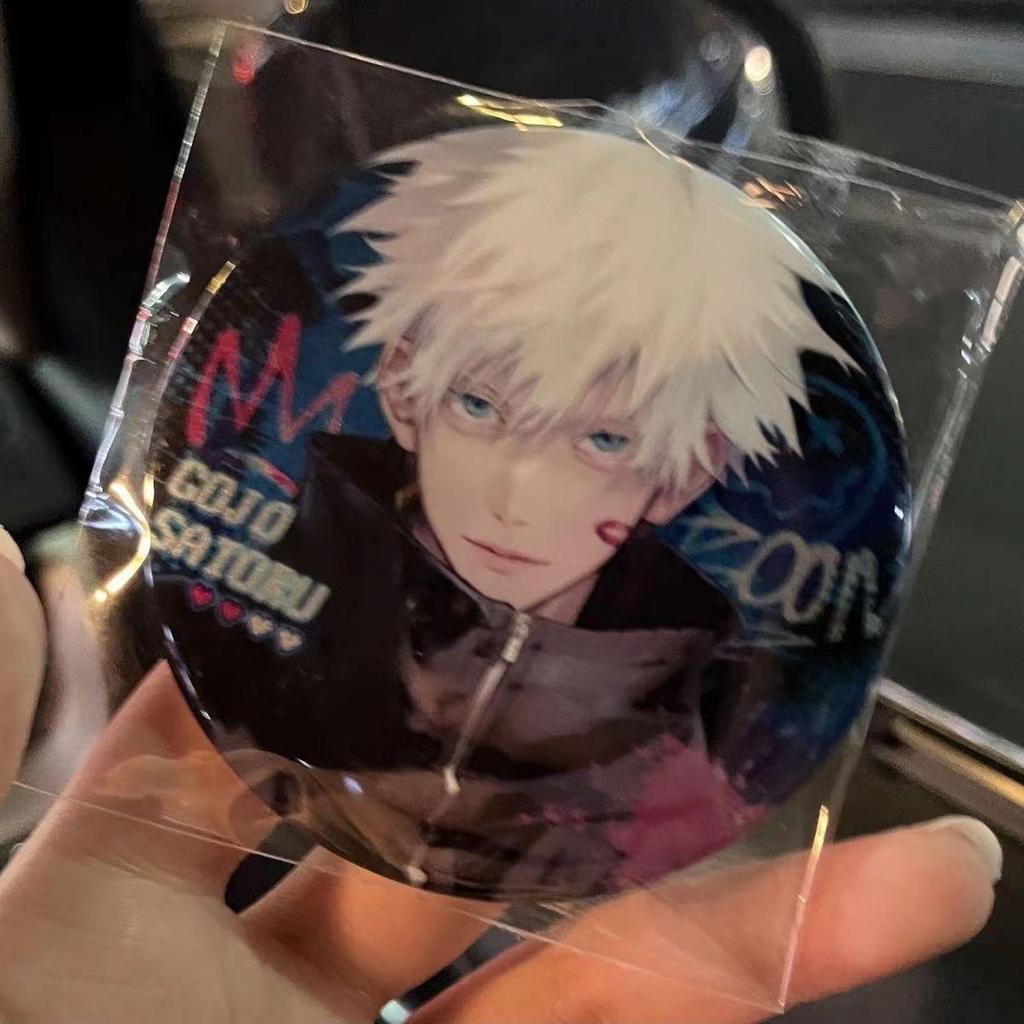 Odznak Gojo Satoru, reflexní odznak měnící barvu, odznak anime.