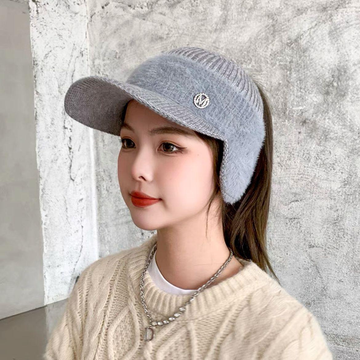 

New Cool Women Warm Ponytail Earflaps Caps Hat Knitted Female Autumn Winter Lady Mom Baseball Cap Hat For Women One Size сірий