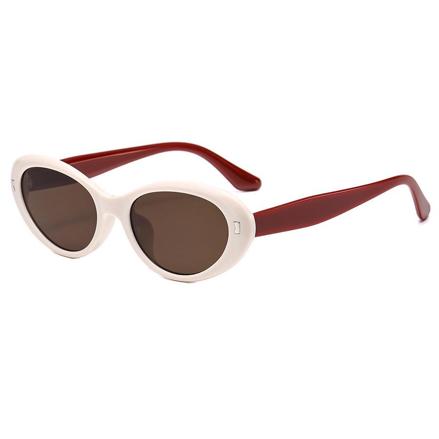 Stylish Cat-Eye Sunglasses: Beach-Ready Sun Protection for Trendy Girls