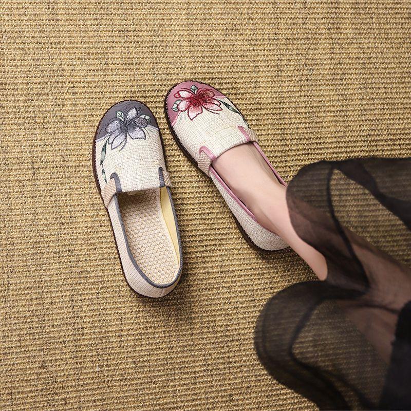 Beijing Cloth Shoes Mother Flat Single Shoes Comfortable Soft Sole Non-slip Embroidered Shoes 2025 Summer and Autumn New