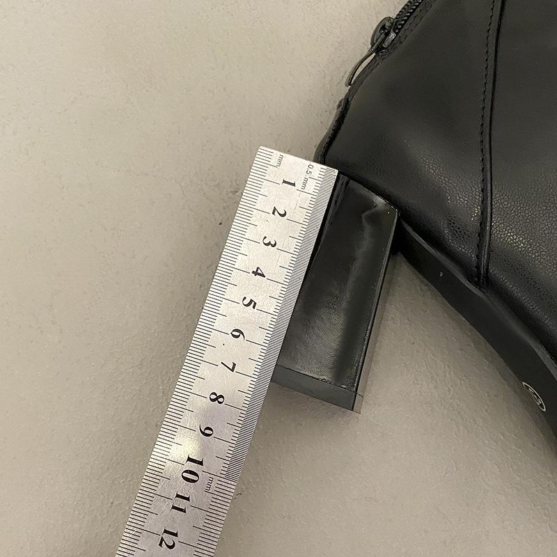 Short boots women's autumn and winter 2025 new white high-heeled women's shoes Martin boots small autumn and winter thin boots thick heel