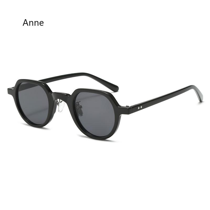 Retro Small Round Sunglasses Women Fashion Clear Ocean Lens Shades UV400 Men Rivets Trending Punk Sun Glasses gafas óculos