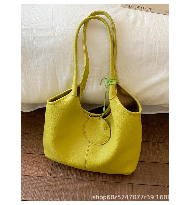 

Large-capacity bag women s summer 2025 new high-end fashion commuter shoulder bag versatile underarm bag tote bag