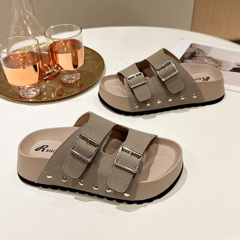 

Тапочки женские модные на толстой подошве 2025 новые повседневные с перемычкой, пляжные сандалии против скольжения для мокрой воды 40