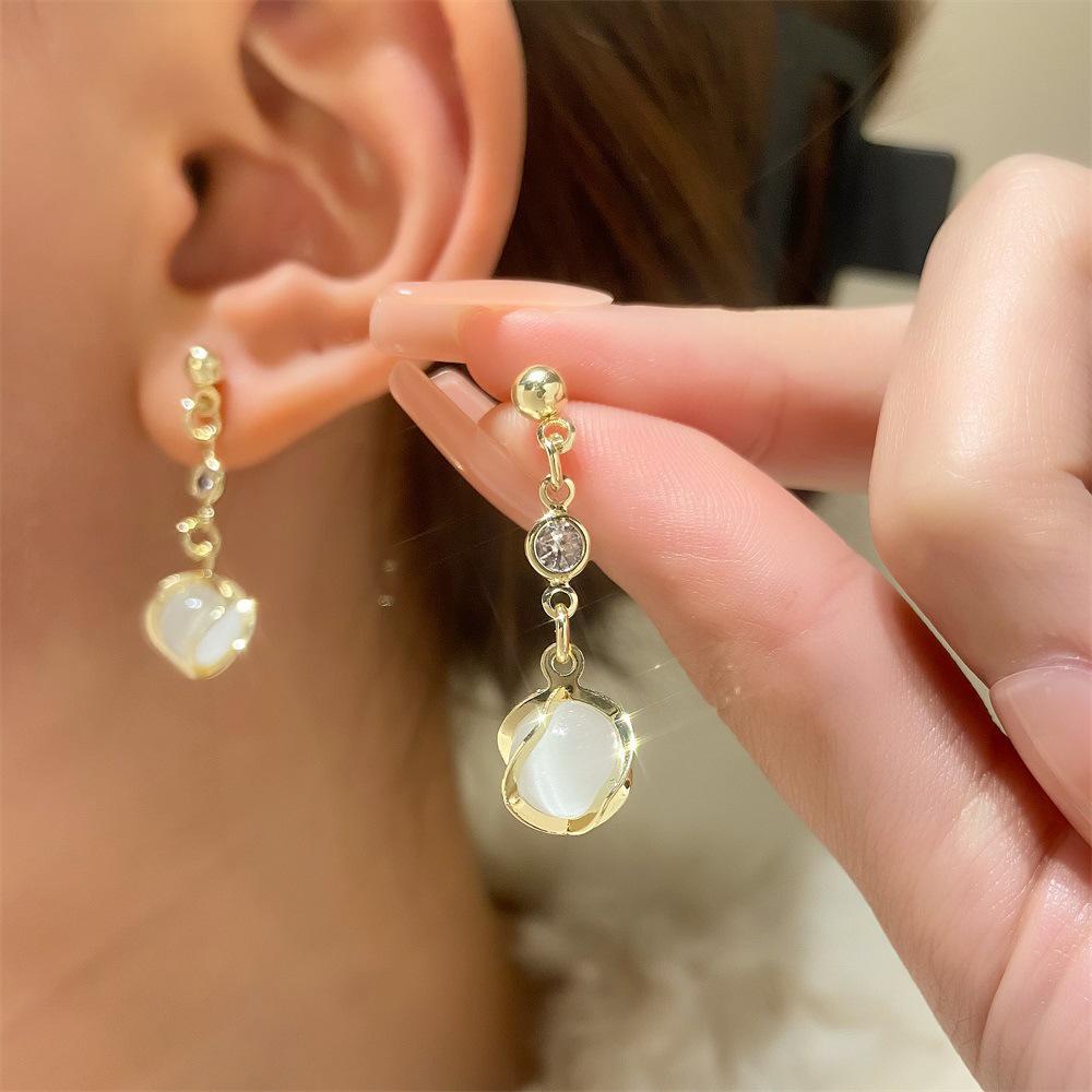Boucles d'oreilles élégantes en zircon: Design de moulin à vent en diamants colorés pour femmes