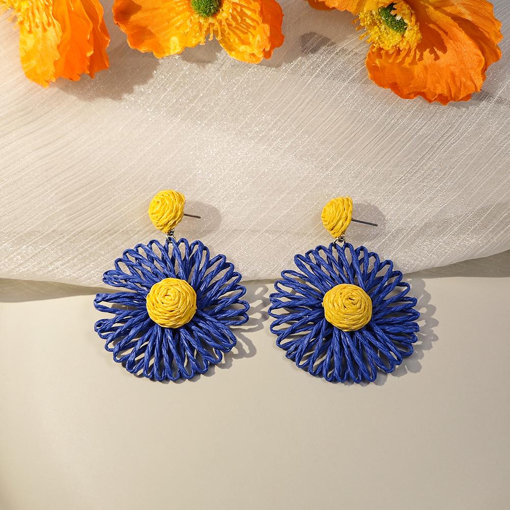 Bohemian Resort Style Raffia Flower Earrings: European Design, Contrast Color, Handmade Dangle
