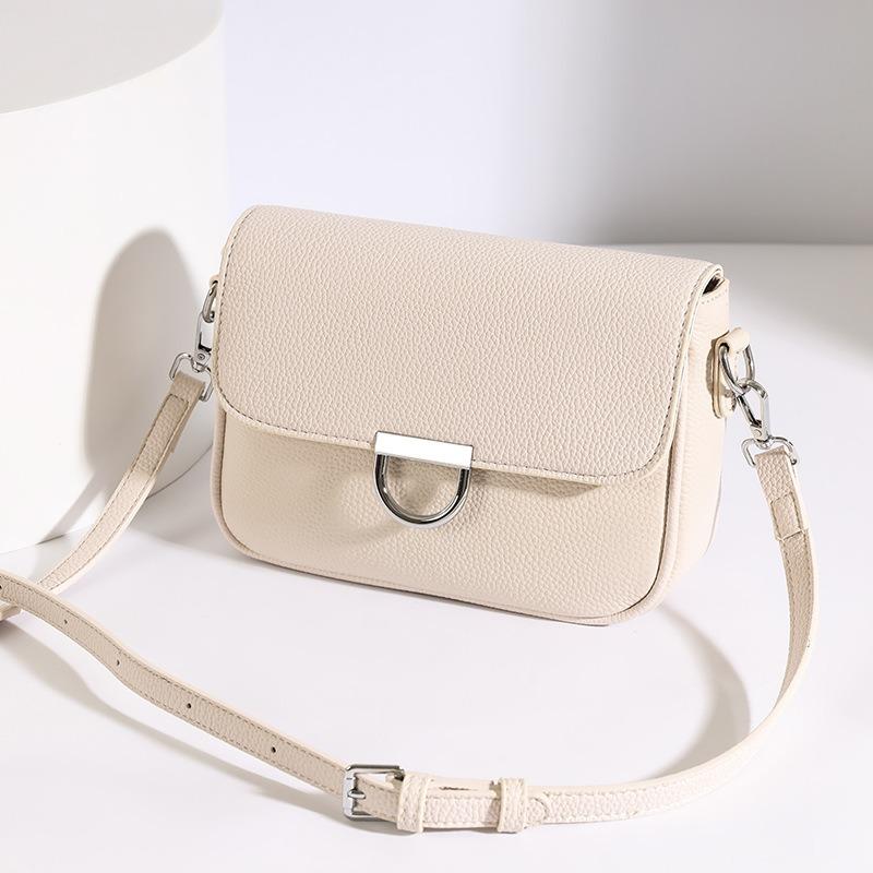 Small square bag, casual messenger bag, large-capacity shoulder bag, new spring and summer high-end versatile portable chain bag, women's bag.