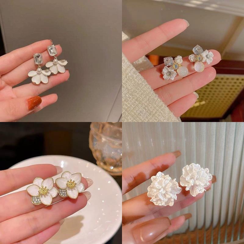 Fashion light luxury high-end stud earrings small fresh flower series earrings sweet and exquisite niche versatile daily earrings