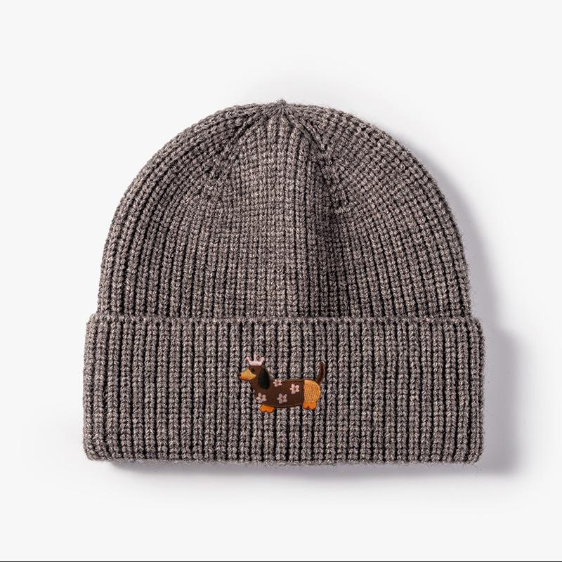 Solid color knitted hat for winter windproof and warm women's woolen hat, versatile dome hat