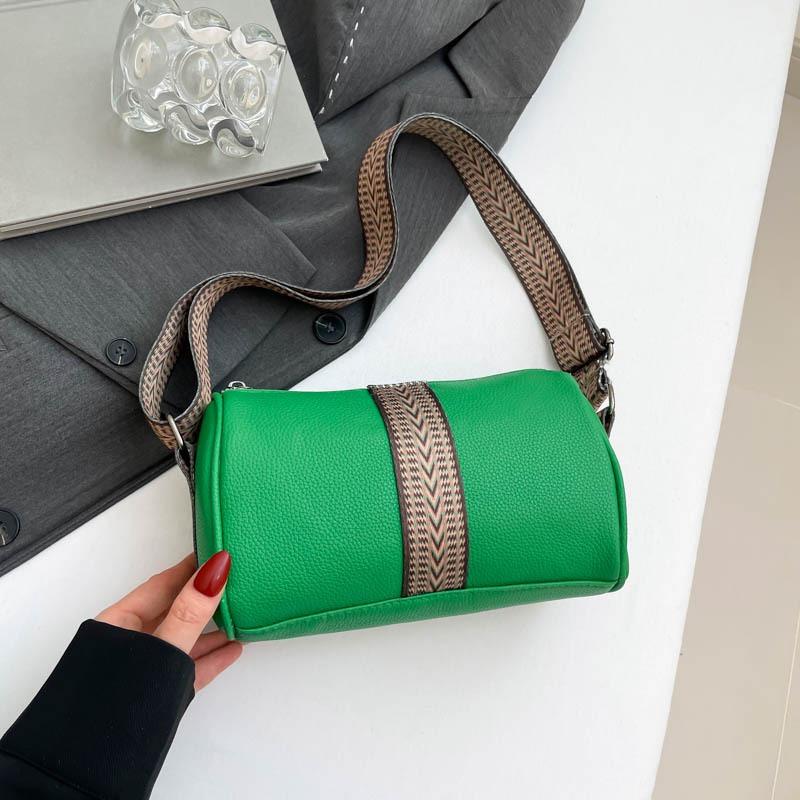

Fashion large-capacity women s bags, new retro casual bags, trendy shoulder oblique span bags, contrasting pillow bags зелёный