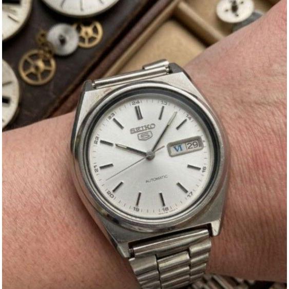 [Seiko 5 / Manufactured in April 1982 / Vintage / Working item] SEIKO 5 automatic winding 7009-876A Silver Dial