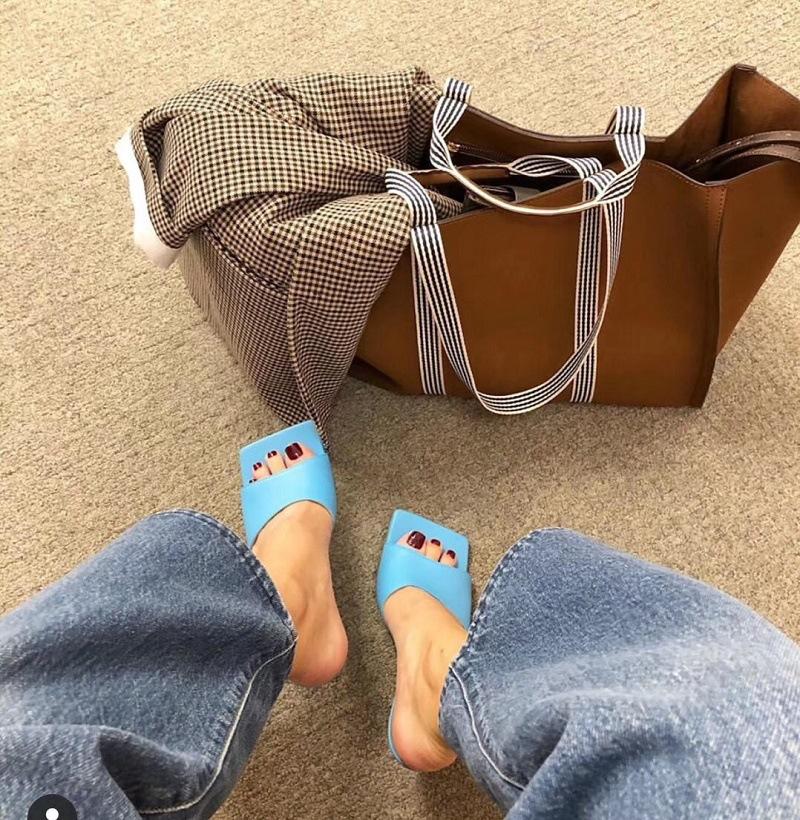 Fashion 2025 New Style Fashionable Square-Toed Sandals For Women One-Piece Stilettos With Exposed Toes And Retro Roman Slippers