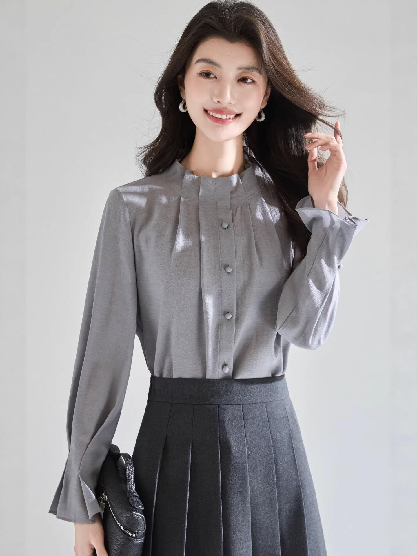 

Spring Retro Court Style Acetate Shirt with Stand Collar, Ruffle Trim, and Bell Sleeves Large серый