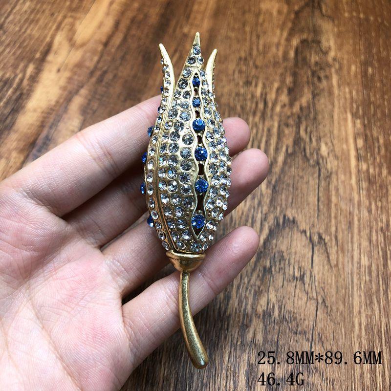 Vintage Jewelry, Aged Gold Inlaid with Rhinestone, Fashionable and Elegant, Exquisite Flower Bud Design, Brooch Pin Accessory