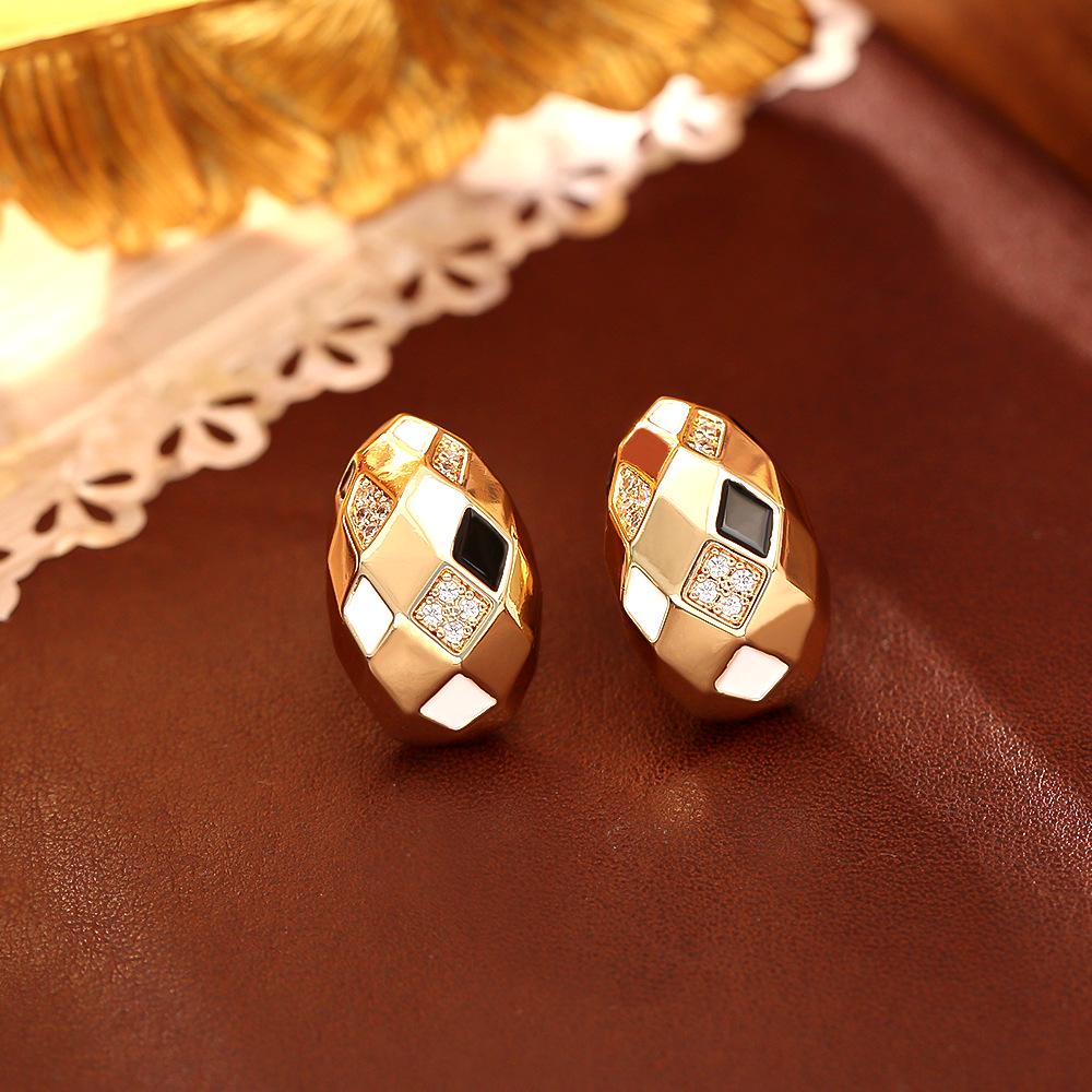Elegant Gold-Plated Copper Zircon Rhombus Drop Earrings: Unique Fashion Design for Women