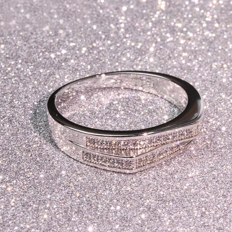 Hot-selling index finger ring in Europe and America, double-layer dislocation design micro-inlaid simulation ring, layered female ring