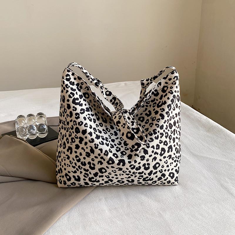 Trendy Korean Chic Autumn Fashion Aesthetic Tote Bag Stylish Shoulder Bag With Soft Fabric