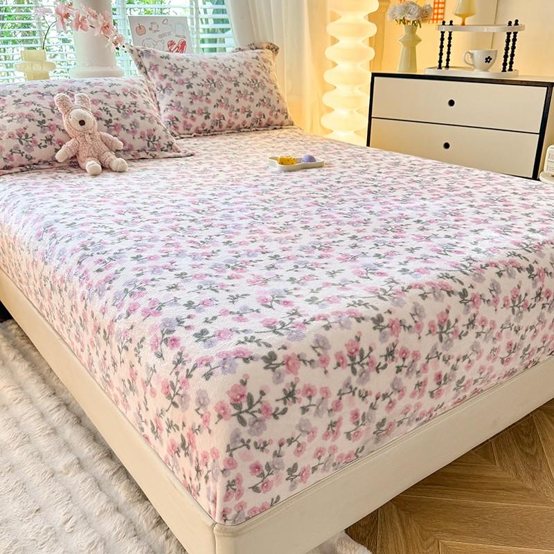 Soft Bedsheet Warmth Fitted Sheet Cartoon Style Bed Linen Velvet Bed Cover Sheets with Elastic Band Drap De Lit (No Pillowcase)