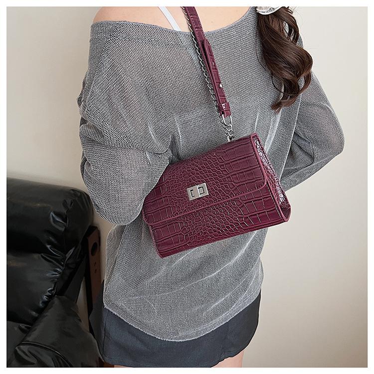 New Crocodile Pattern Fashionable Square Chain Shoulder Bag Crossbody Bag Niche Small Bag Lock Women's Bag