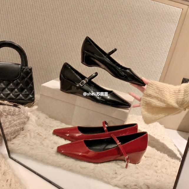 2025 New Pointed Temperament High Heels Women's Pointed Patent Leather Single Shoes with Buckle Light Mouth Mary Jane Shoes