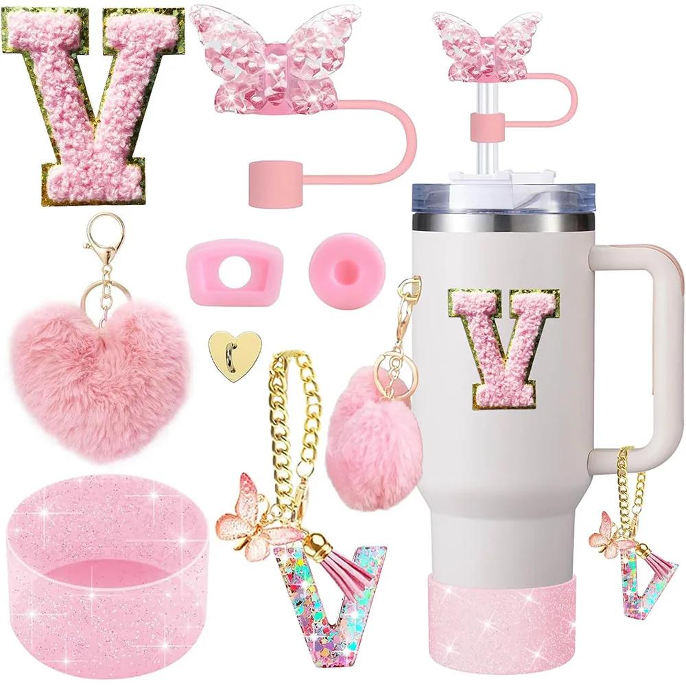 8 Pezzi Accessori per Tazza per Stanley Cup 30oz 40oz Include Coperchio Tappo Cannuccia a Farfalla Piedino in Silicone Maniglia Ciondolo Adesivo con Iniziali