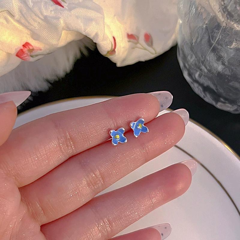 

Mini Blue Color Lilac Flower Stud Earring for Women Sweet Temperament Mini Zircon Accessories Wholesale Christmas Day Gift