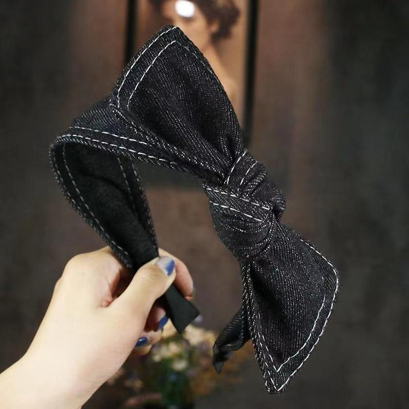 Wide-Brimmed Bowknot Headband for Women, Korean-Style Hairpin, Stylish Hair Ornament for All Occasions