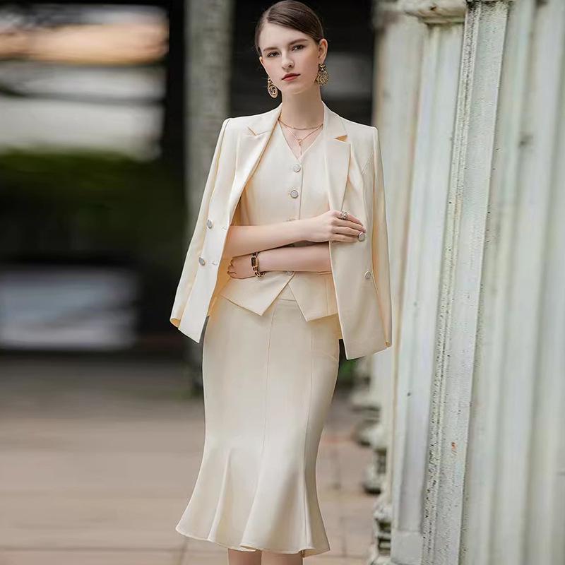 AD Women's High-End Light Beige Cinched Waist Suit: Spring 2025 Blazer & Vest Three-Piece Set